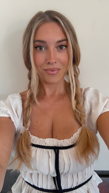 Taylor Mathis nude photo 1