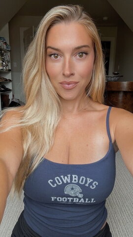 Taylor Mathis Fresh (2 photos)
