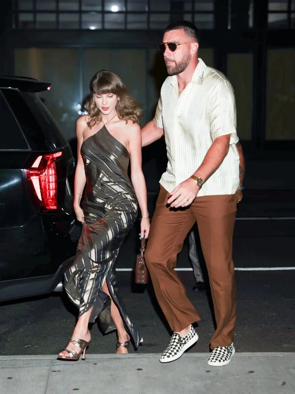 Taylor Swift nude photo 4