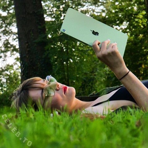 tech_like_vera nude photo 6