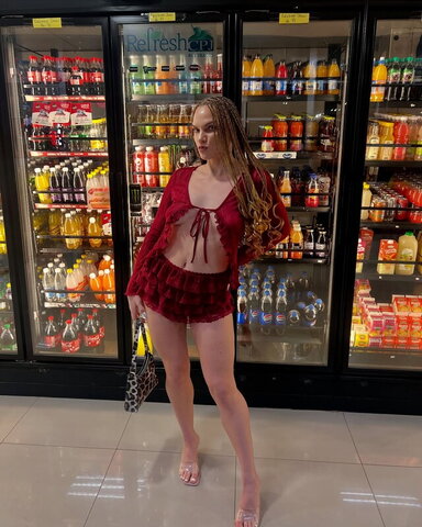 Teetwerk nude photo 4