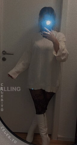 Teilzeitsami nude photo 17