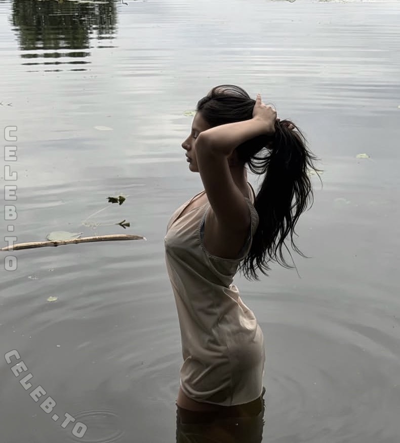 Tenderlybae nude photo 3