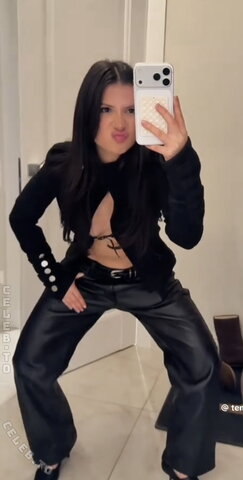 Tenderlybae nude photo 2