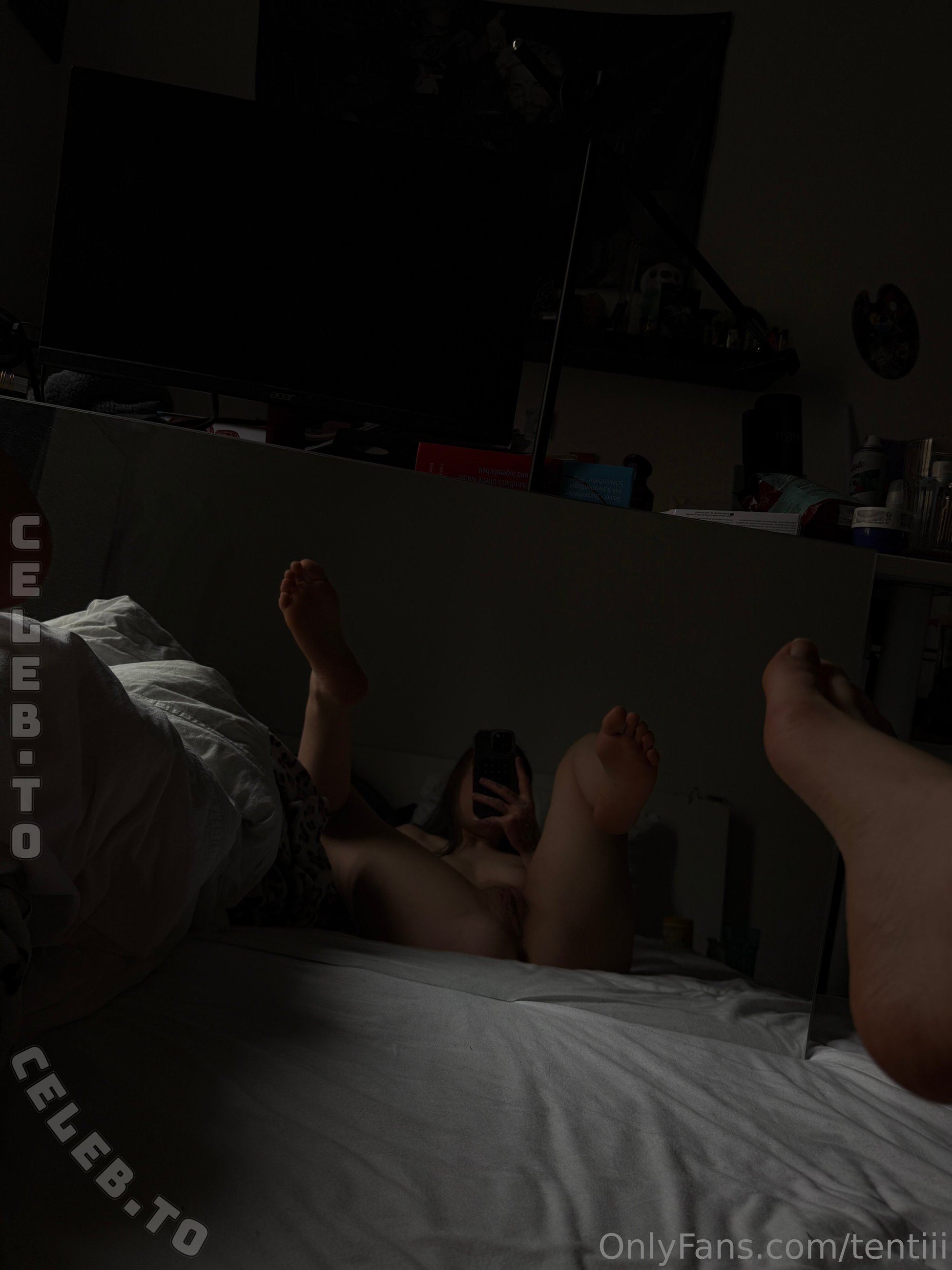 Tentiii nude photo 5