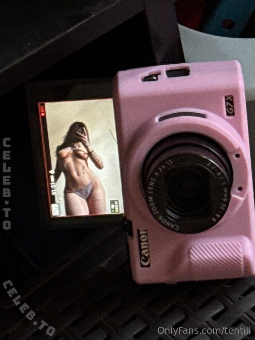 Tentiii nude photo 1
