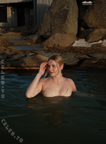 Teresa Bauer nude photo 3