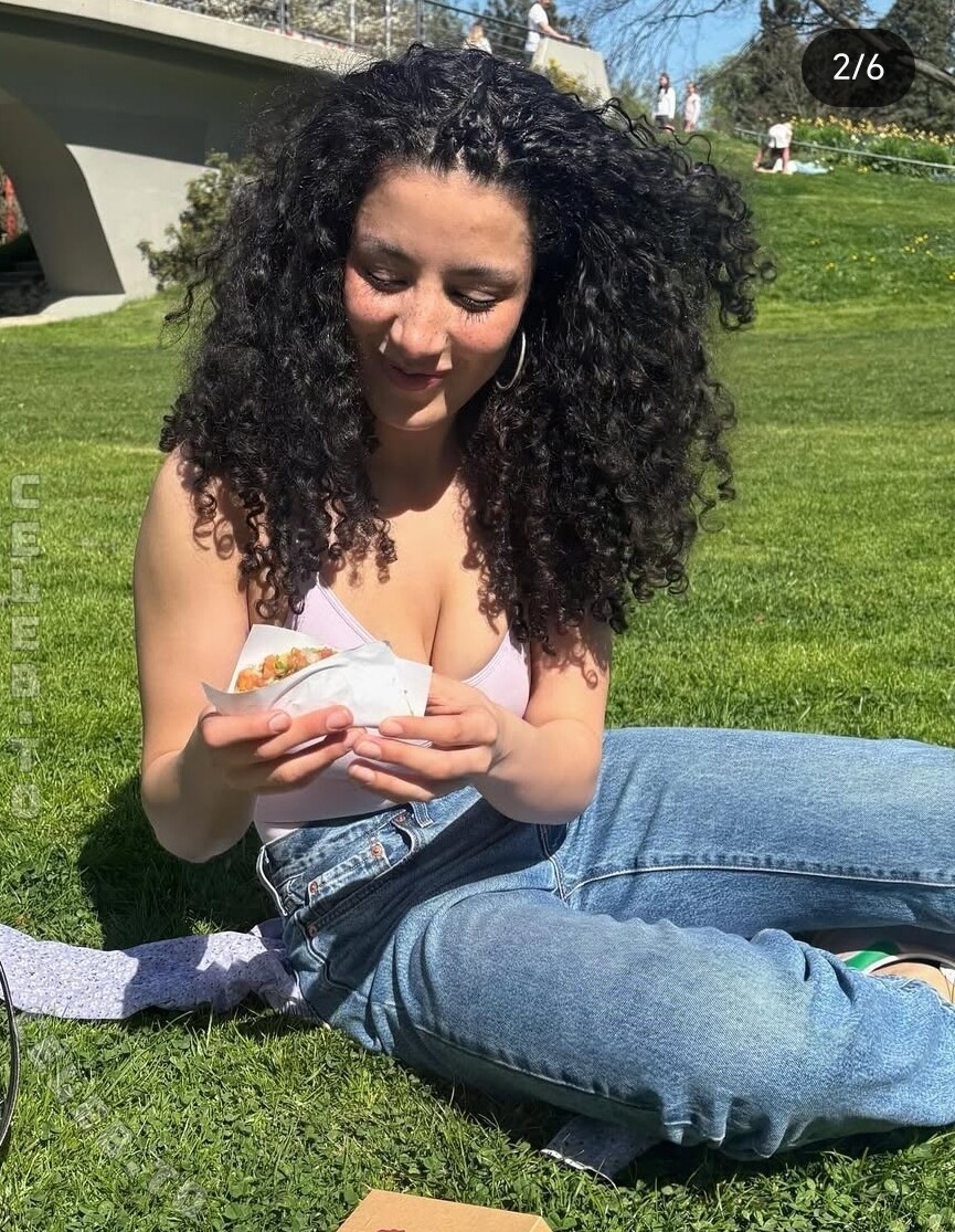 Tessniem Kadiri nude photo 2