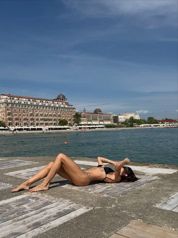 Thaila Ayala nude photo 7