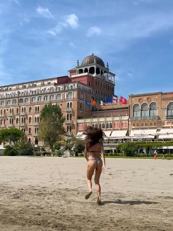 Thaila Ayala nude photo 6