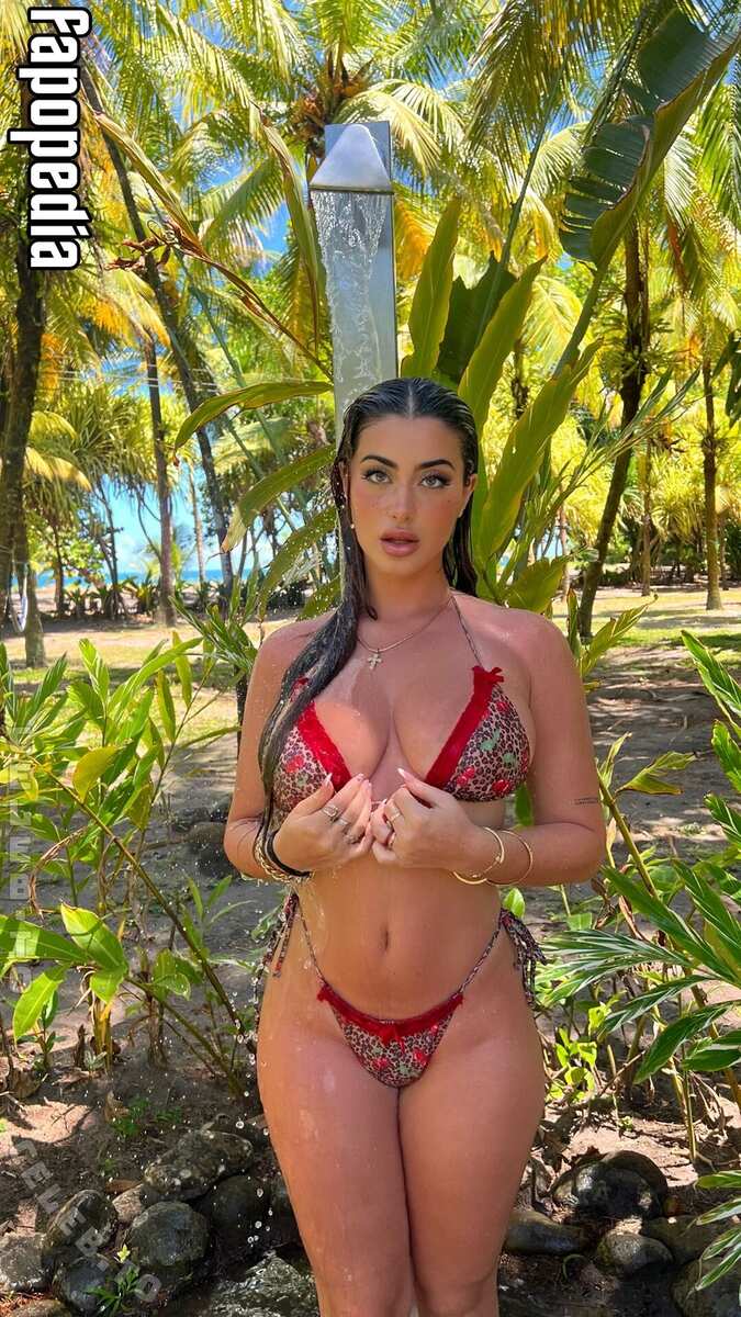 Thais Gauchkarian nude photo 11