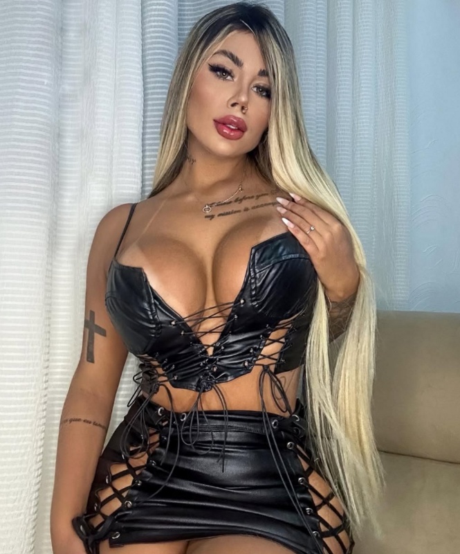 Thaís Perez nude photo 3
