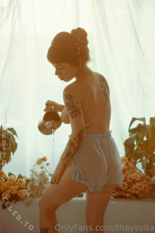 Thays Vita nude photo 34