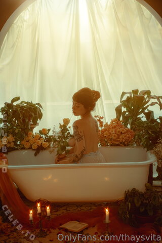 Thays Vita nude photo 32