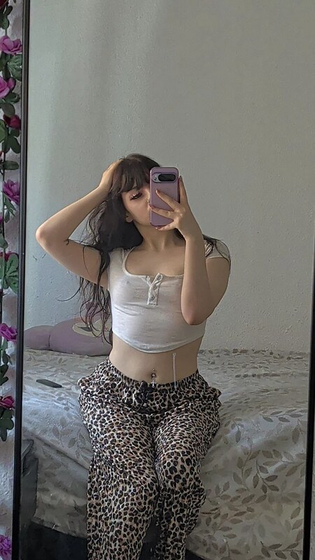 theakaleina nude photo 3