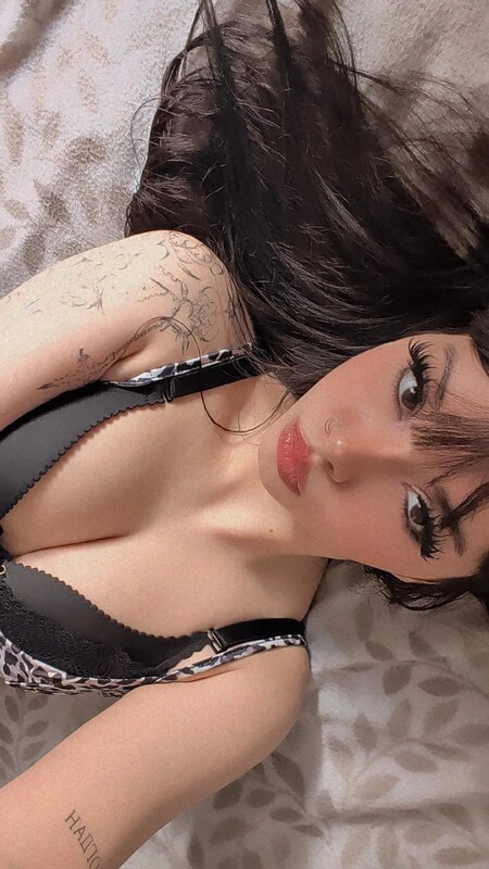 theakaleina nude photo 3