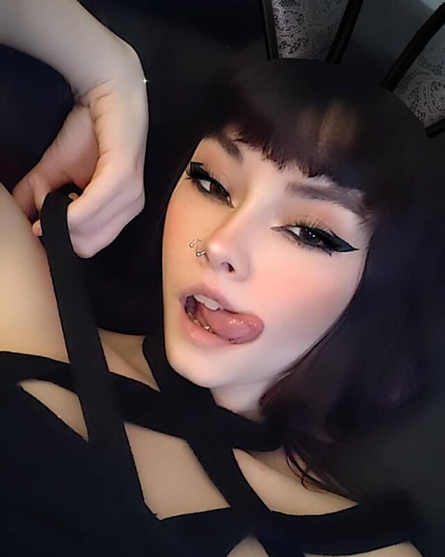 theakaleina nude photo 8