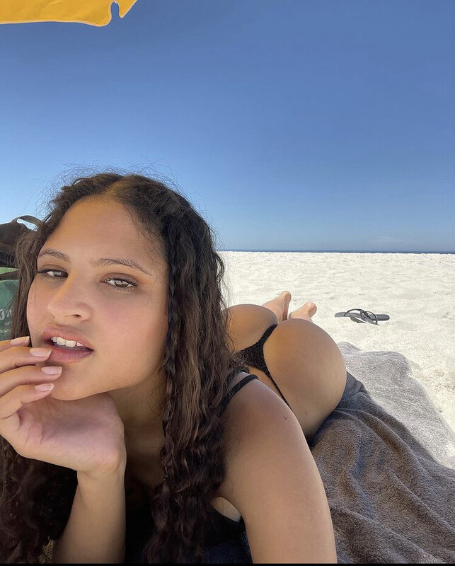 thebadgirlj nude photo 1