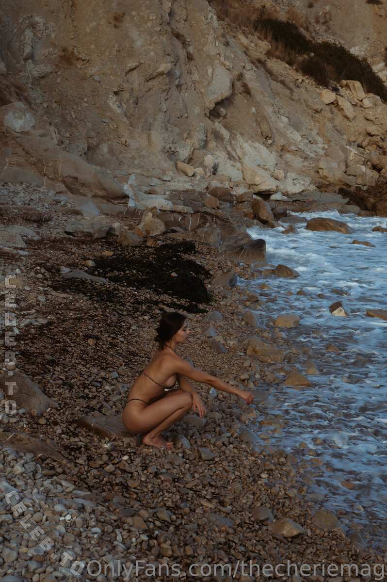thecheriemag nude photo 12