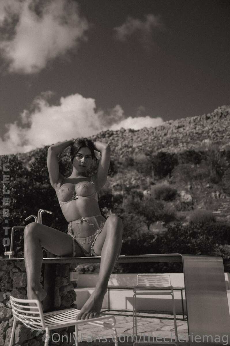 thecheriemag nude photo 4