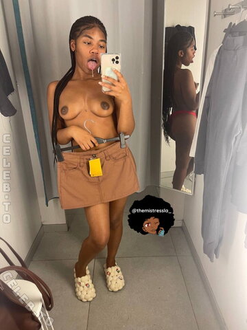 themistressla nude photo 4