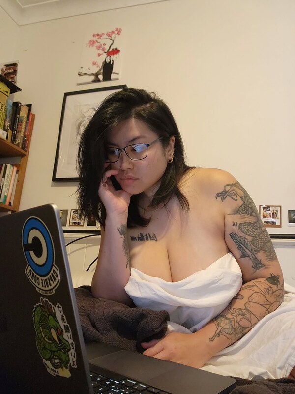 Theofficialhoney nude photo 1