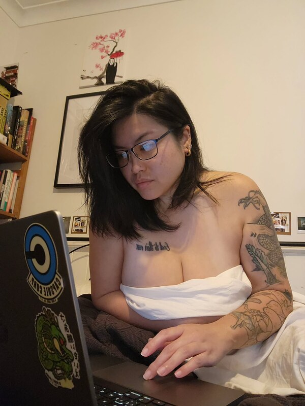 Theofficialhoney nude photo 2