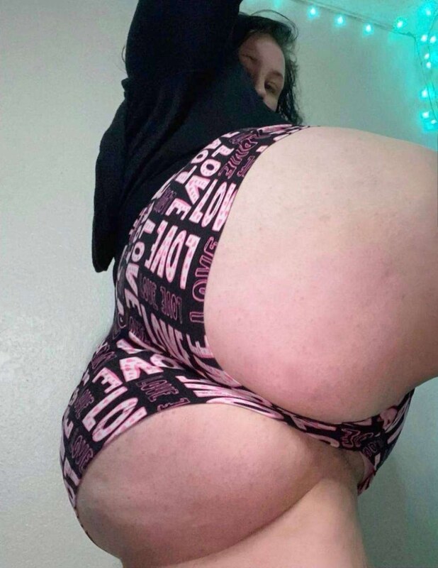 Thepaperem nude photo 14