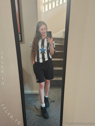 thepetitegeordie nude photo 13