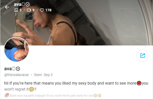 therealavarae nude photo 3