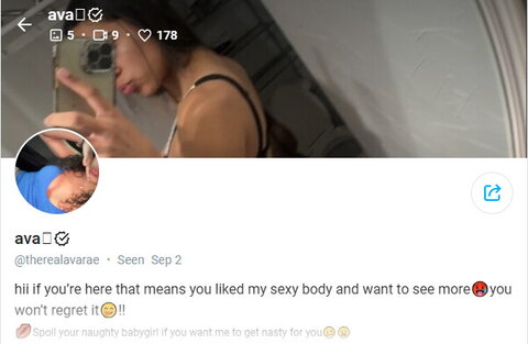 therealavarae nude photo 1