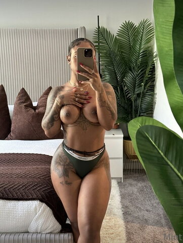 therealbombshell_mint nude photo 1