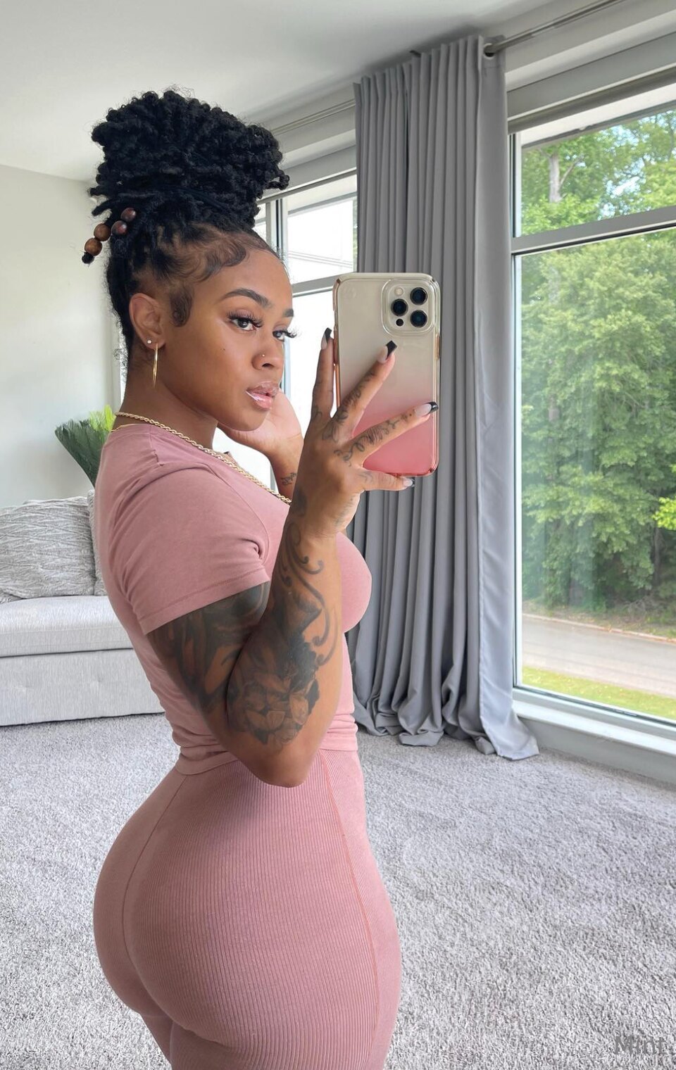 therealbombshell_mint nude photo 2