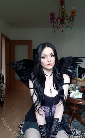 Thereisnomilk nude photo 9
