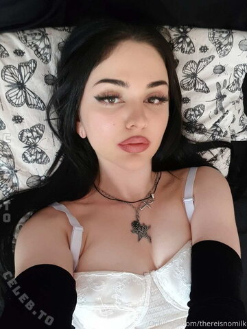 Thereisnomilk nude photo 2
