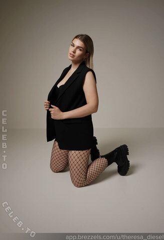 Theresa Diesel nude photo 9