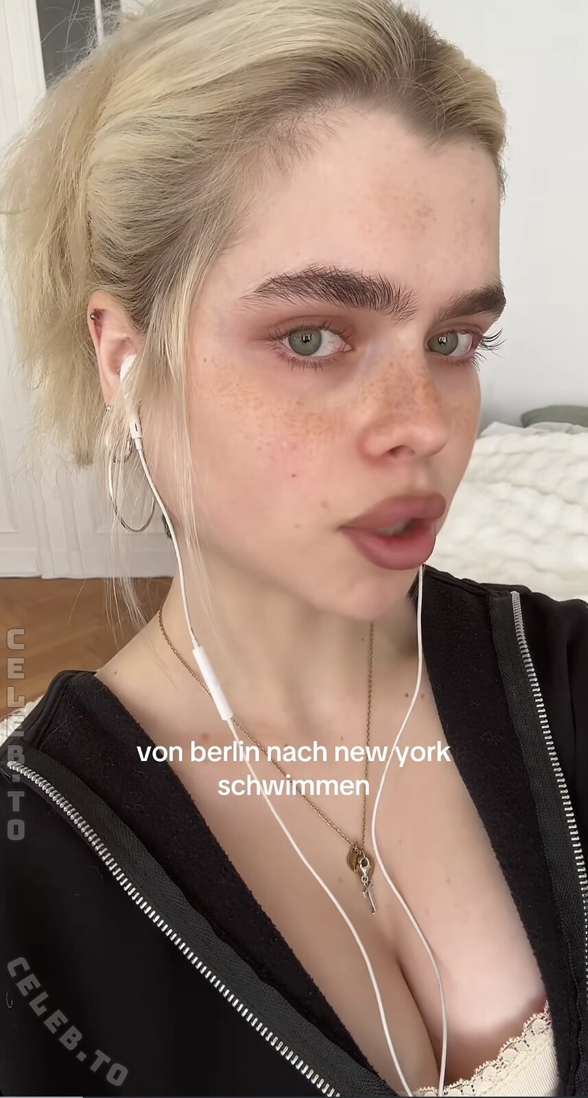 Theresa.vth nude photo 1