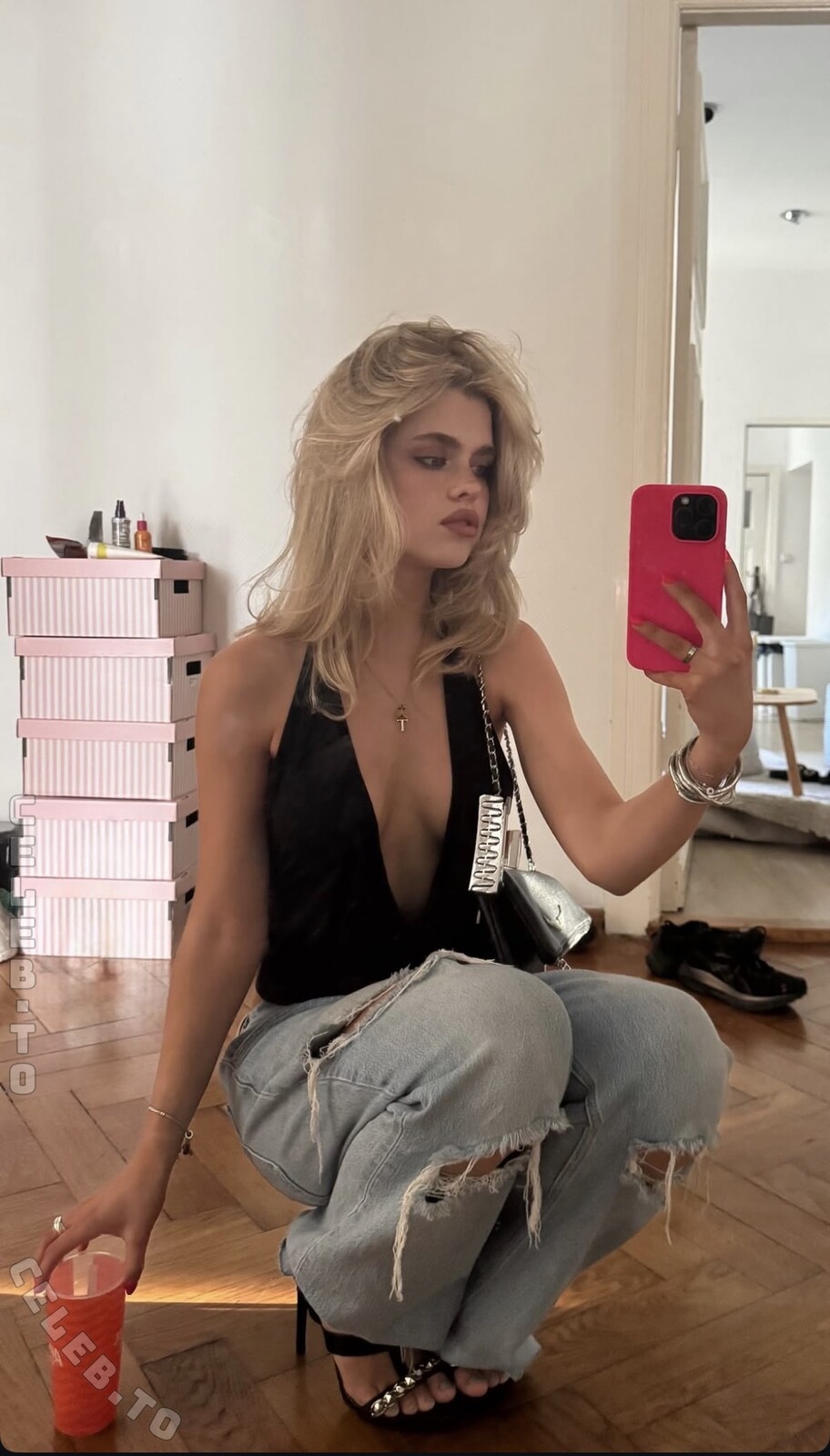 Theresa.vth nude photo 1