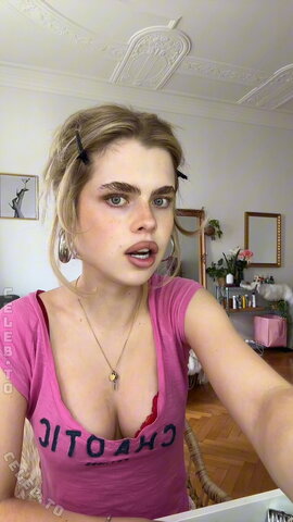 Theresa.vth nude photo 5