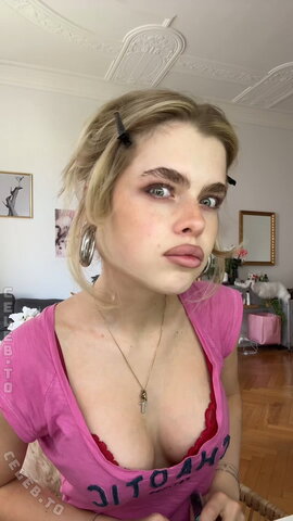 Theresa.vth nude photo 4