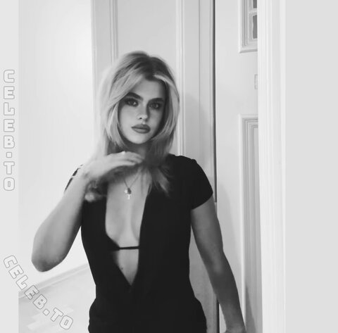 Theresa.vth nude photo 6