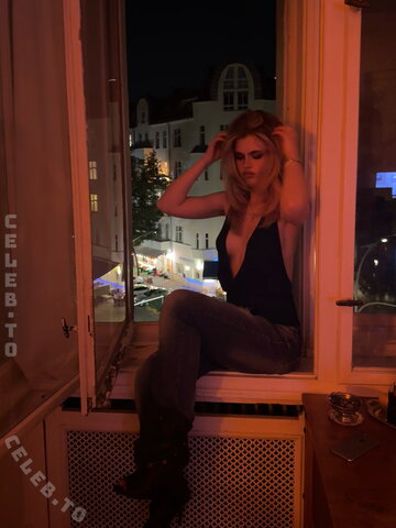 Theresa.vth nude photo 3