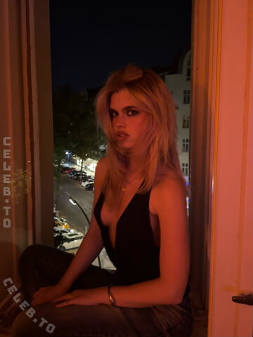 Theresa.vth nude photo 2