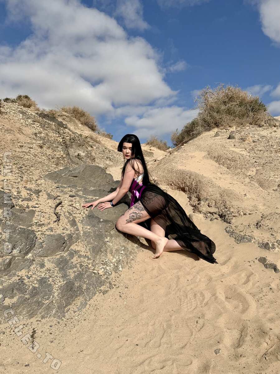 Therlyen nude photo 2