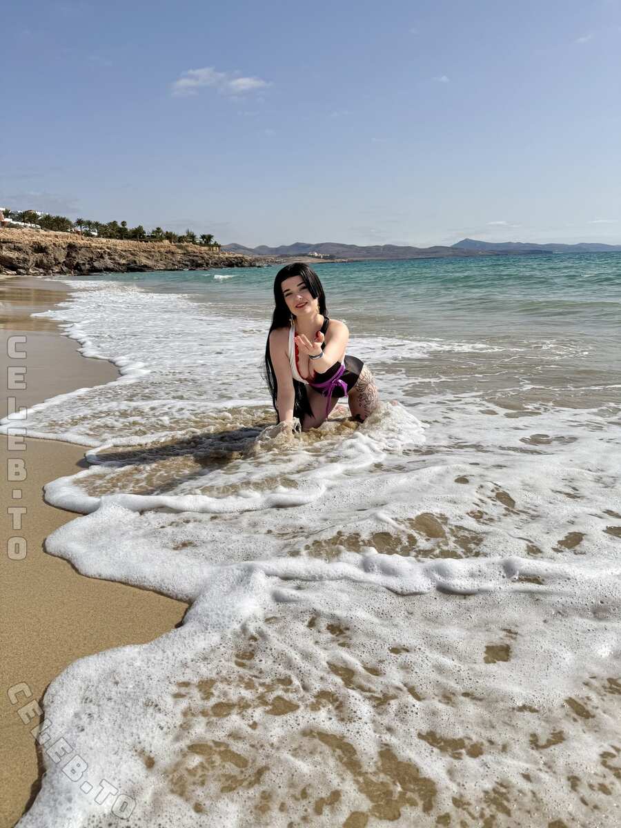 Therlyen nude photo 11