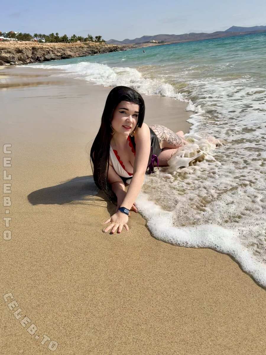 Therlyen nude photo 15