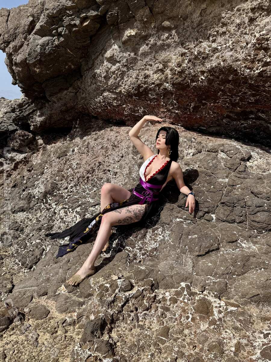 Therlyen nude photo 4