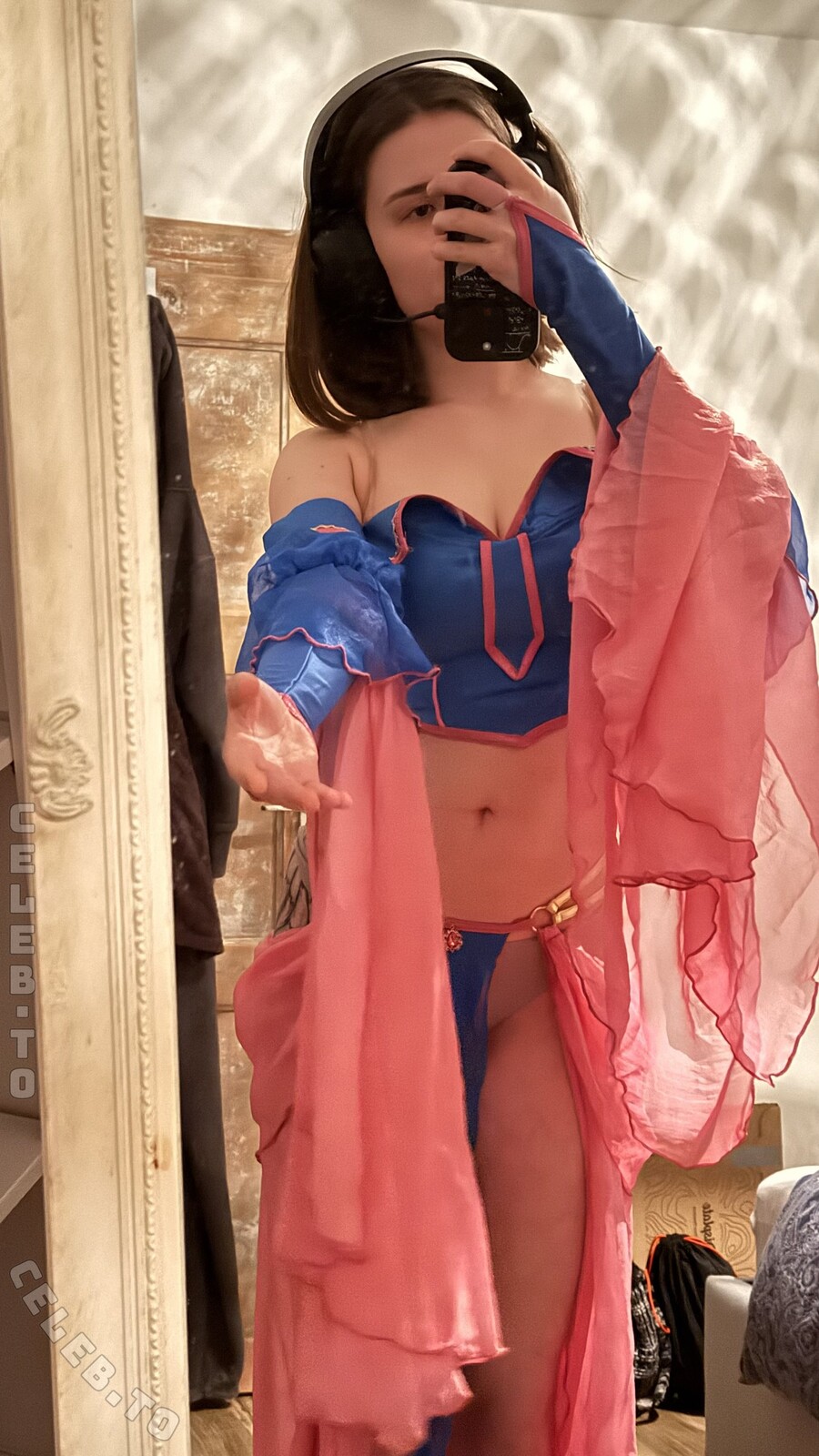 Therlyen nude photo 9