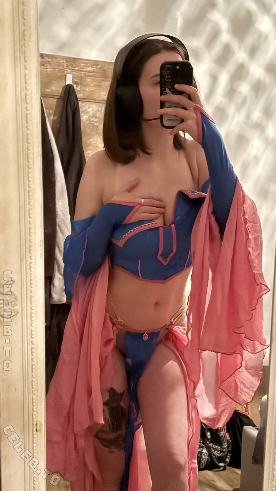 Therlyen nude photo 10