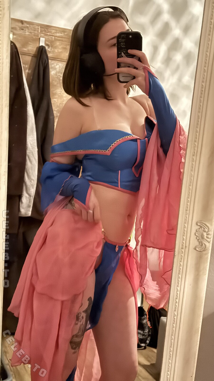 Therlyen nude photo 1